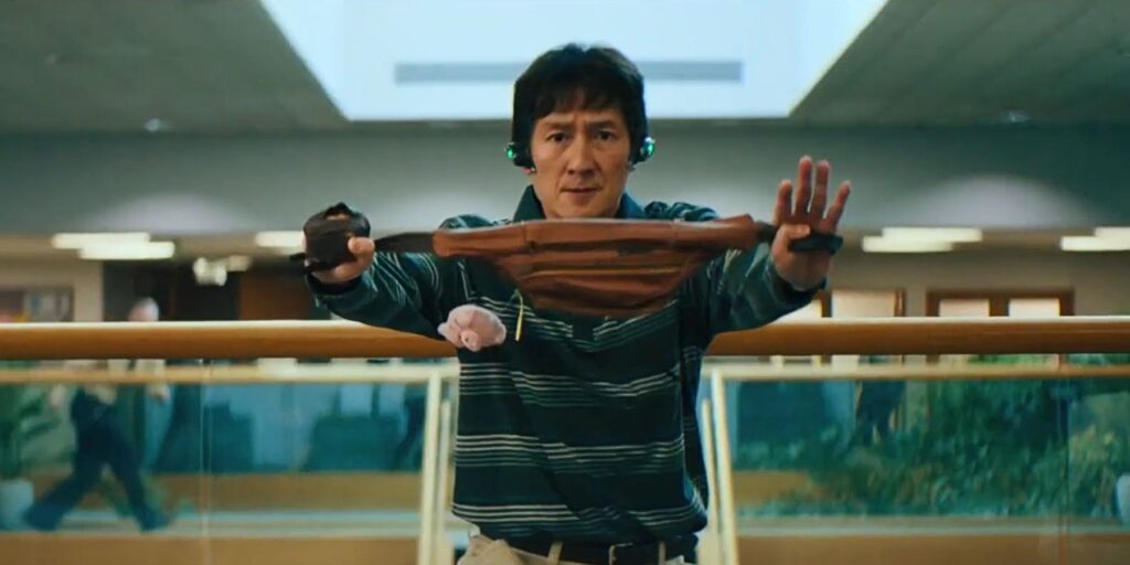 Золотой глобус 2023 «Лучший актер второго плана» — Ке Хью Куан