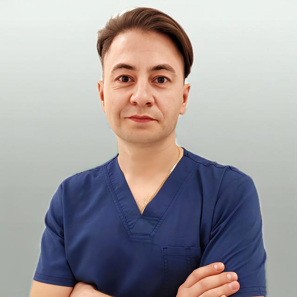 врач-пластический хирург Иван Иванович Черненко.